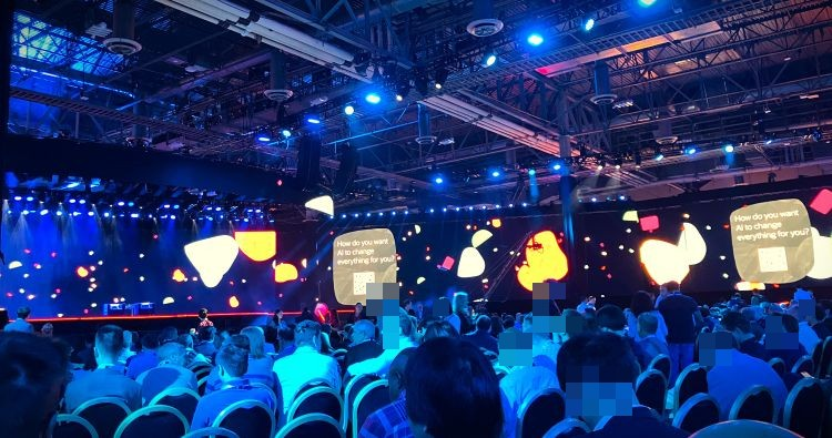 大変な賑わいのキーノートセッションの様子